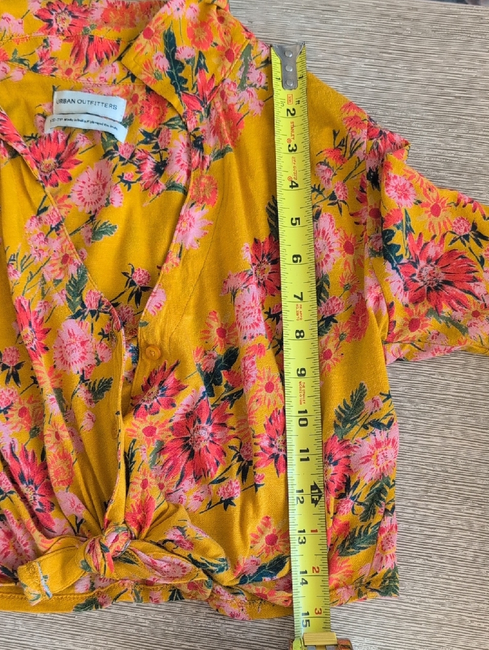 Urban Outfitters Floral Yellow Short-Sleeve Button Front Tie Top XS - Picture 9 of 9